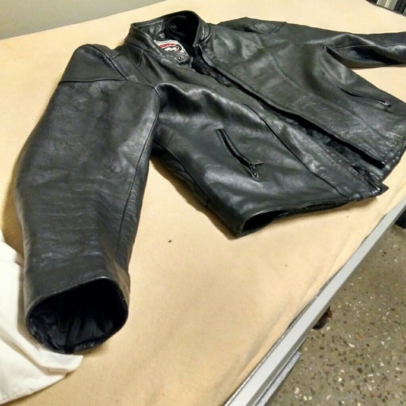 Leather jacket - Picture 3 of 3